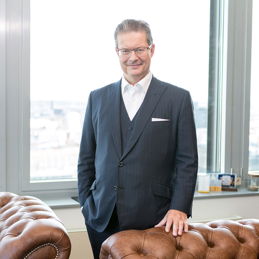 Unternehmer Rainer Schorr im Office